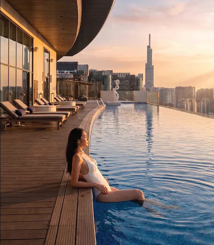HỒ BƠI VÔ CỰC